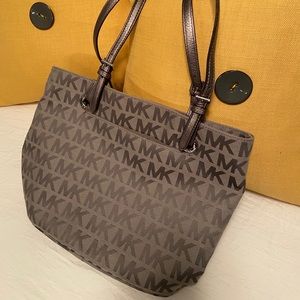 👛Michael Kors Purse👛